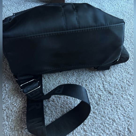 Botkier New York Black Nylon Trigger Medium Backpack w Adjustable Straps - Picture 7 of 15